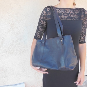 Italienische Ledertasche Gianniconti, Vintage Leder Handtasche, Ledertasche, Damen Handtasche, Dunkelblaue Ledertasche