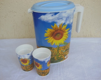 Vintage Plastic Jug with Cups, Plastic Picnic Set, Drinking Set