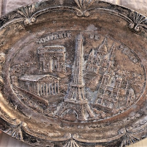 Vintagge Souvenir From Paris , Vintage  Ashtray , Monument From Paris , France