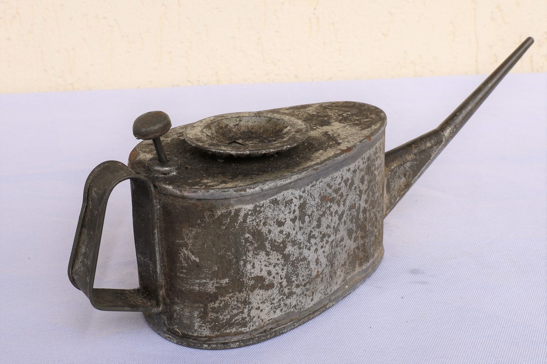 Automobile Oil Dispenser , Oiler , Grease Box , Vintage Machine Oil