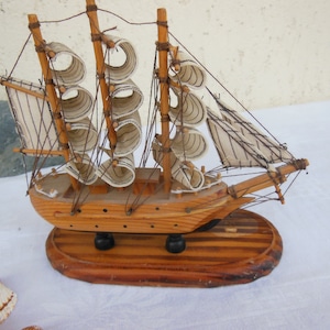 Vintage Style Sailing Boat Ship Model,Wooden Model Ship , Handcrafted Wooden Ship Model , Wooden sailing boat model ,  Sea decor , Fregata