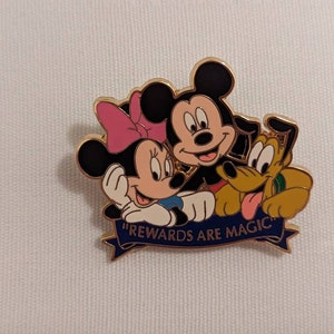 Exklusive Prämien für Karteninhaber sind der offizielle Disney Pin zum Tauschen