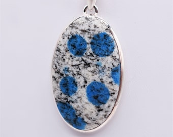 Azurite en Granito(K2)/Colgante de plata esterlina, tamaño piedra es de 42 x 27 mm