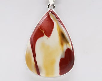 Colgante de plata de ley con mookaite, piedra de 42 x 30 mm.