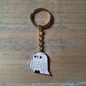 Owl keychain White Owl keychain Animal keychain Snowy owl keychain Animal Gold keychain Bird White Bird pendant