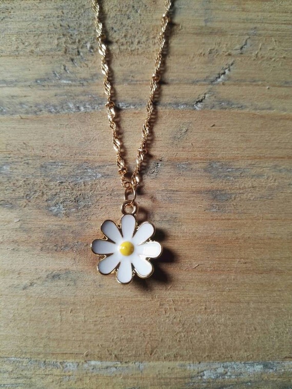 Color sale daisy necklace