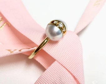 AAA 7.5-8 mm Akoya Pearl Ring, 18k Gold w/ Diamond