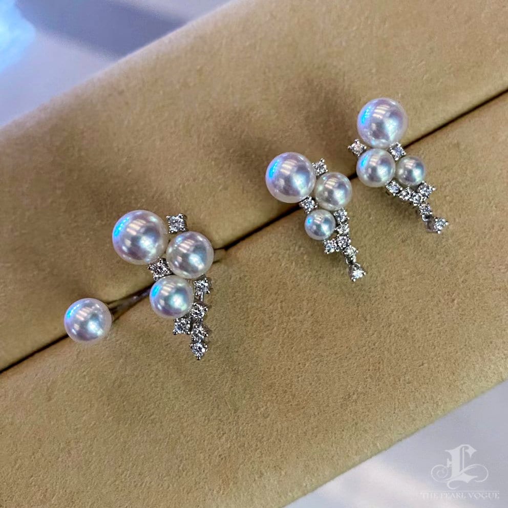 彫刻的な幾何学模様 — 星座パールオープンリング | 18Kホワイト