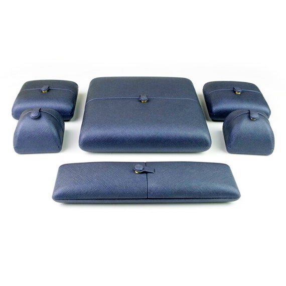 幾何学模様 パール オープンリング 彫刻的な幾何学模様 — 星座パール