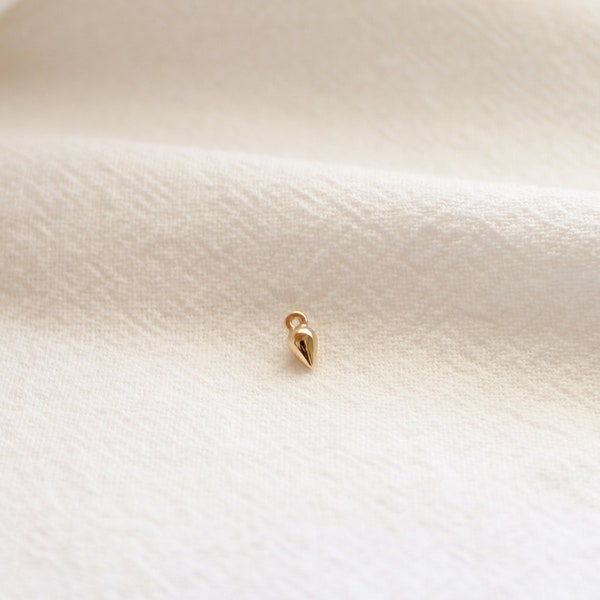 Tiny 14K Solid Gold Teardrop Component, Solid Gold Pear Drops, Solid Gold Teardrop Charm, Teeny Tiny Teardrops, Gouden Puntige Spike Charms