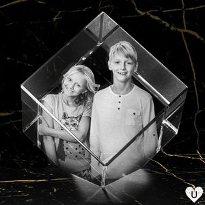 Unike Love® 3D Photo Crystal | Family Gift | Group Photos  | Family Present Custom Photo | 3d Photo Frame | Family Keepsake