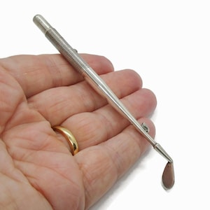 Vintage golf club brooch, sterling silver golf lapel pin