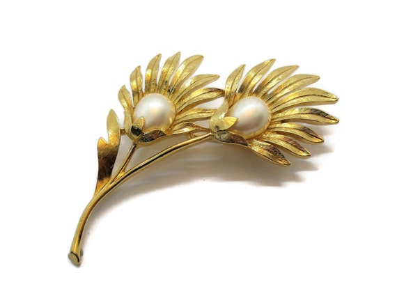 Trifari faux pearl floral brooch, vintage Trifari