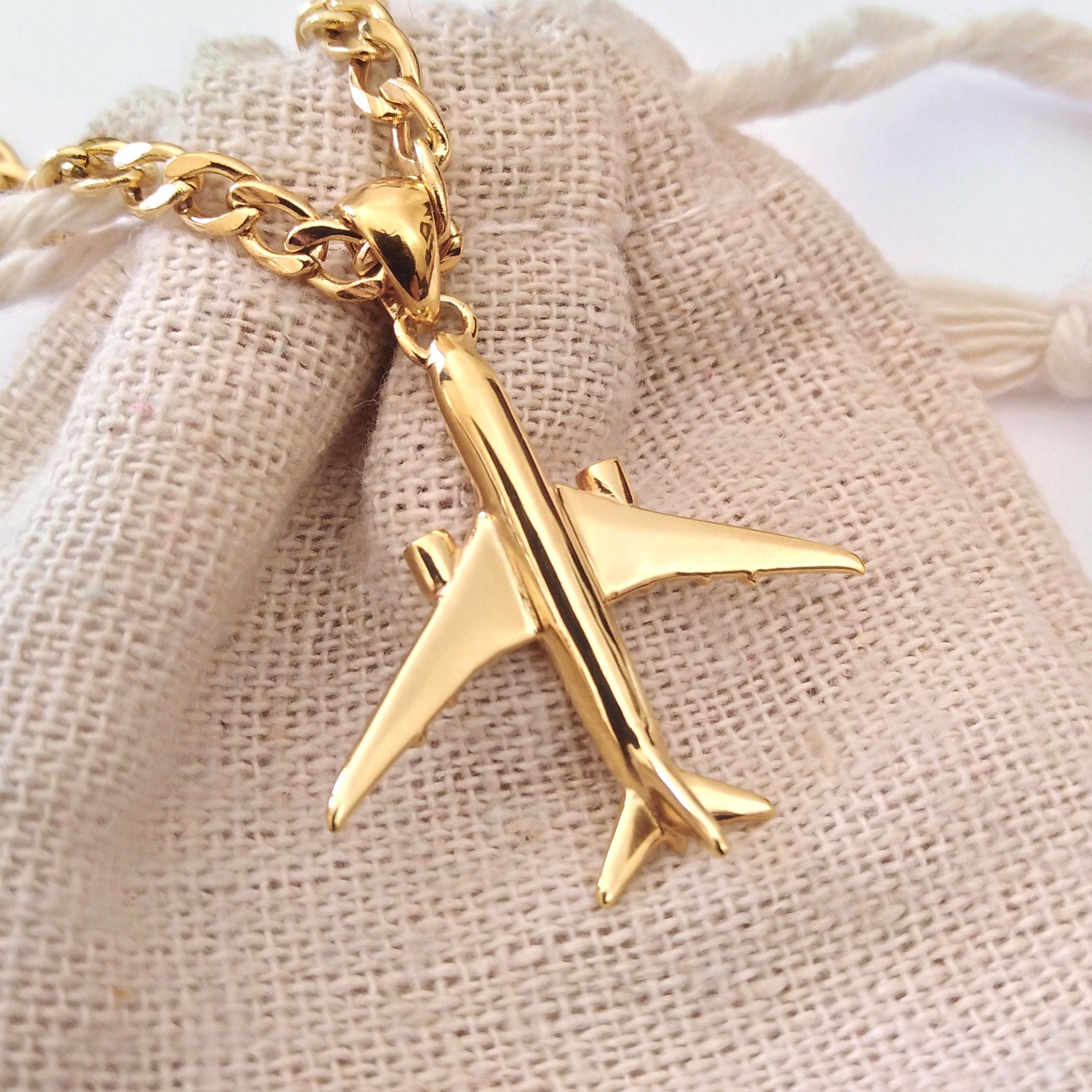 Airplane Pendant Necklace – Custom Commodity