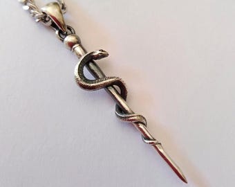 Geoxideerd zilveren 925-hanger Asclepius | Handgemaakte hanger van verouderd zilver 925 | Uniseks zilveren staaf van Asclepius