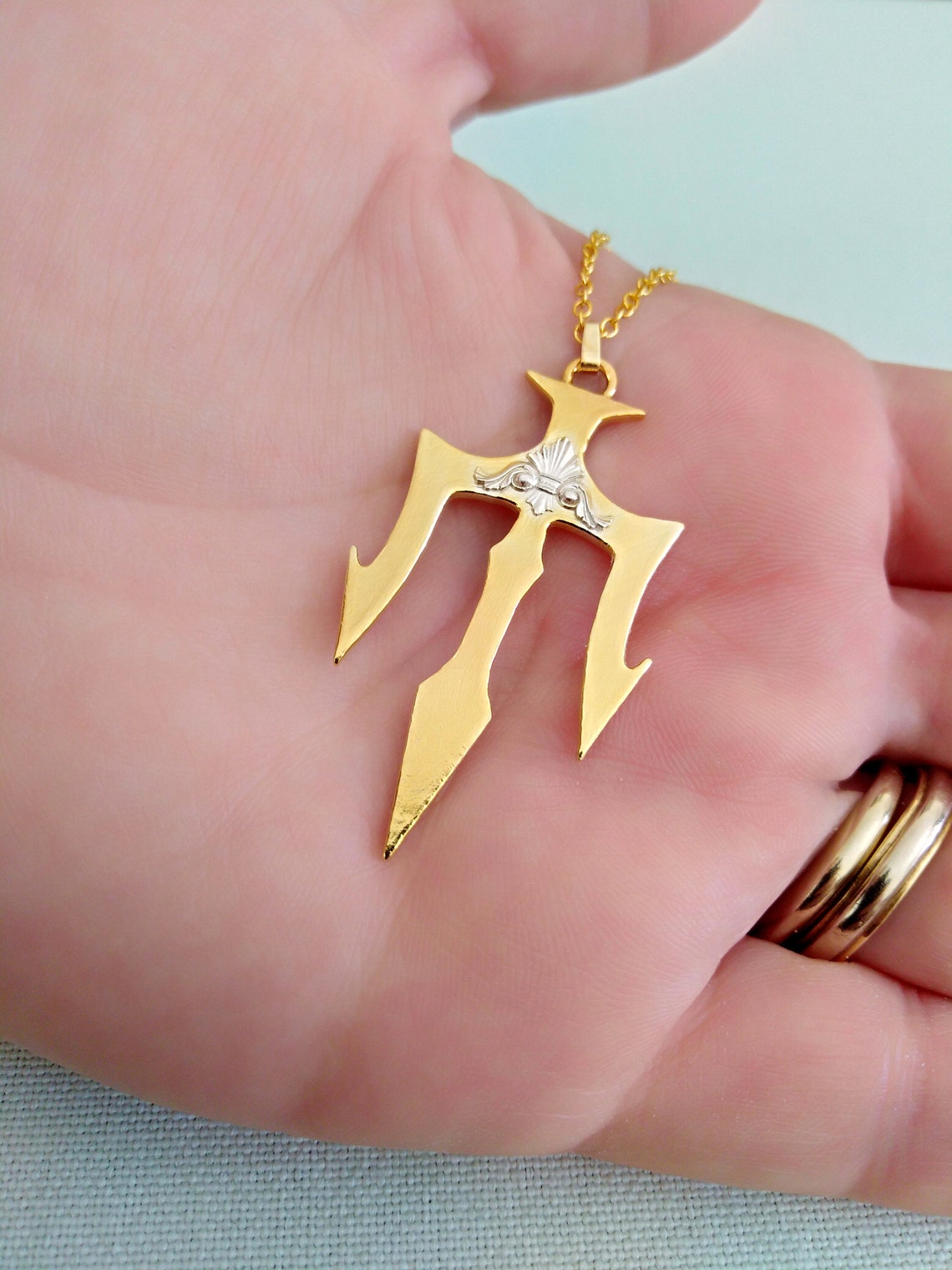 Trident gold pendant Clearance