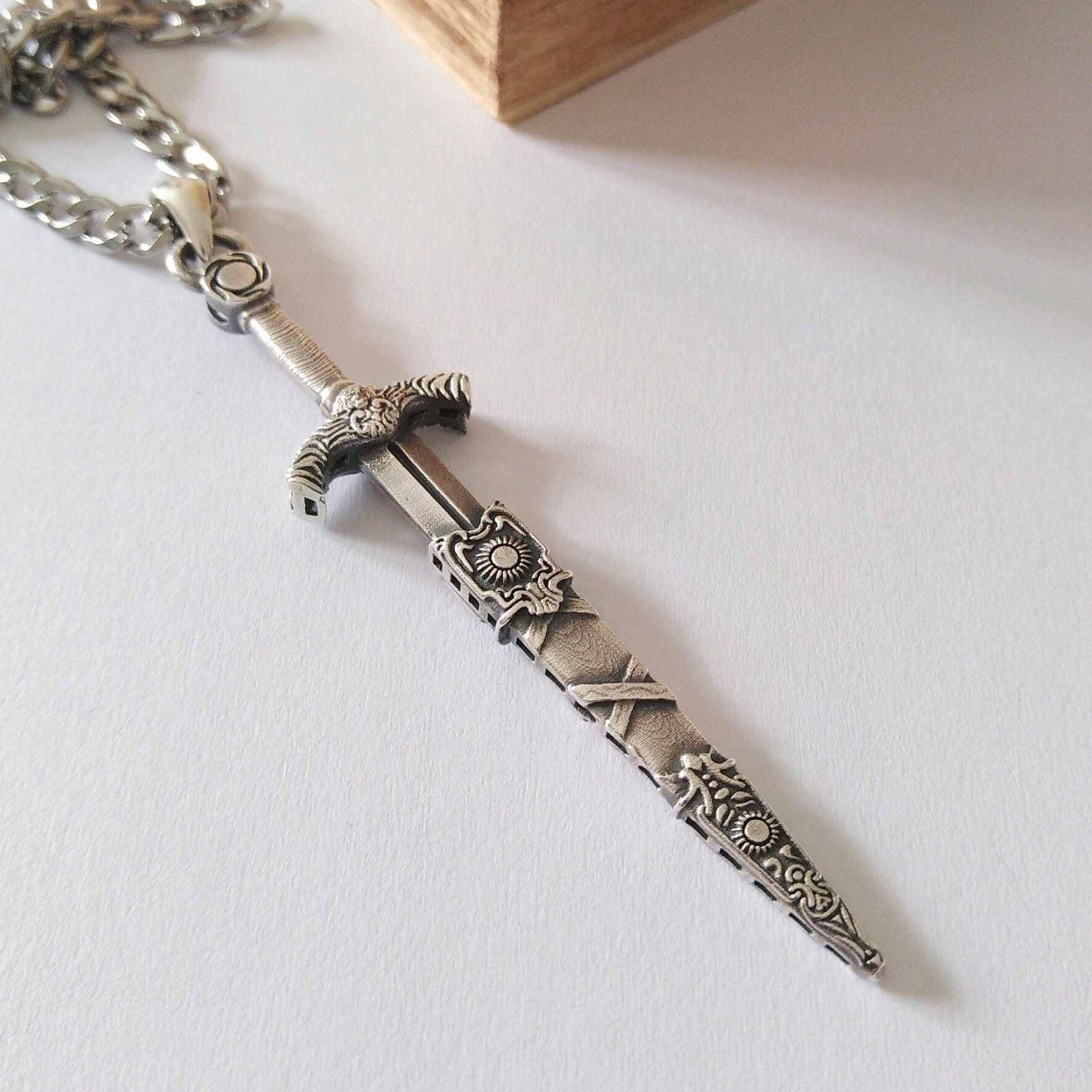 アクセサリー A&G 90s silver925 sword top necklace Oxidized Silver 925 Sword on a Scabbard Pendant | Handcrafted Aged