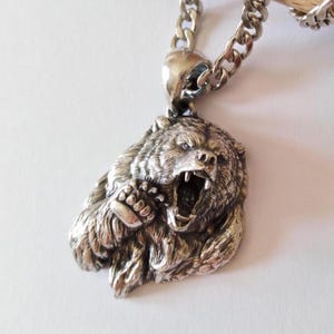 Pendentif attaque d'ours en argent oxydé | Collier ours artisanal en argent sterling vieilli | Pendentif tête d'ours en argent oxydé 925 pour homme