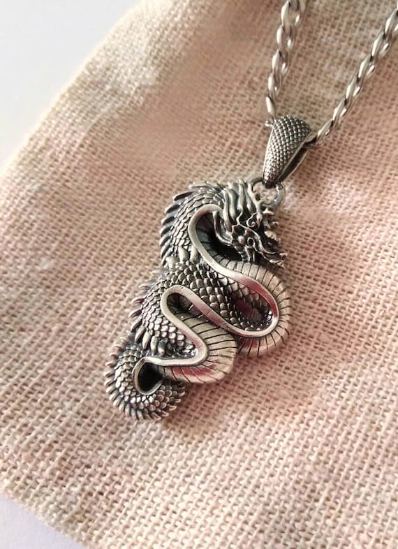 ドラゴンネックレス レディース スターリングシルバー ダブルドラゴンネックレス ブラックハートクリスタルペンダント バイキングドラゴンジュエリー 男性向けギ