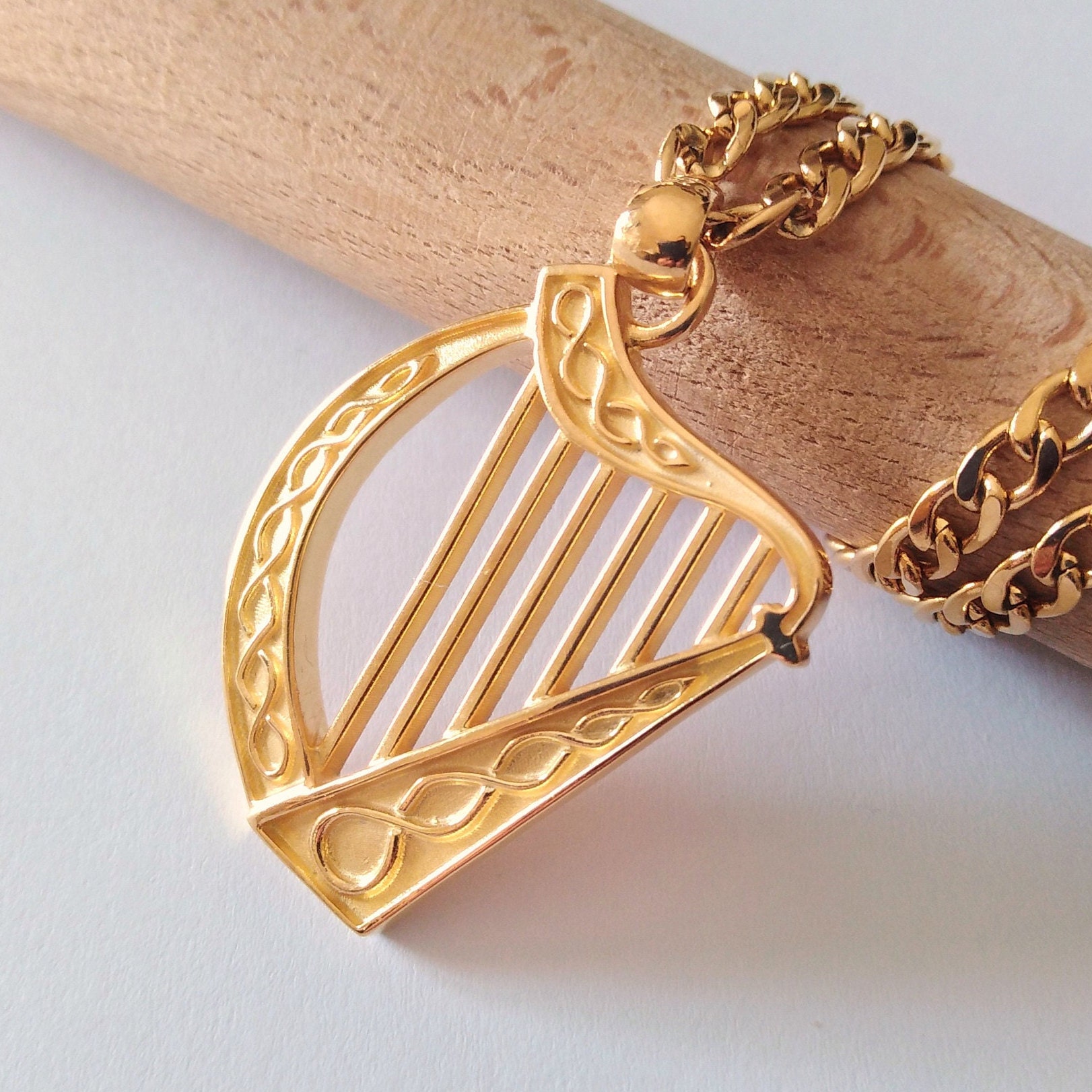 Gold irish harp pendant best sale