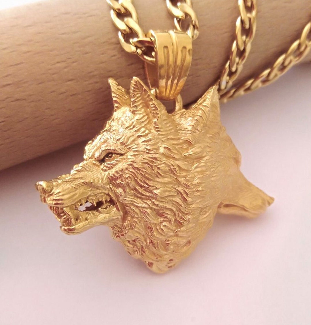 Gucci angry 2024 wolf necklace