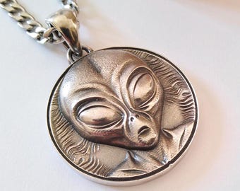 Hanger van geoxideerd zilver 925 buitenaards hoofd | Handgemaakte verouderde sterlingzilveren alien hoofdketting | UFO-hanger heren | Zilveren buitenaardse sieraden van 925
