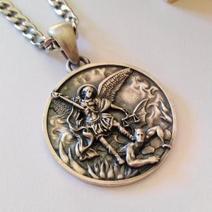 Pendentif archange Saint-Michel en argent vieilli 925 | Collier archange Saint-Michel en argent 925 | Pendentif homme en argent vieilli Saint-Michel archange Saint-Michel