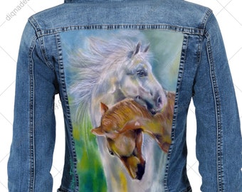 Chaqueta vaquera con caballos pintados a mano: arte con chaqueta vaquera
