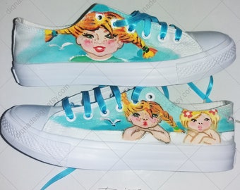 Handmålade tecknade sneakers: Flickiga konstskor