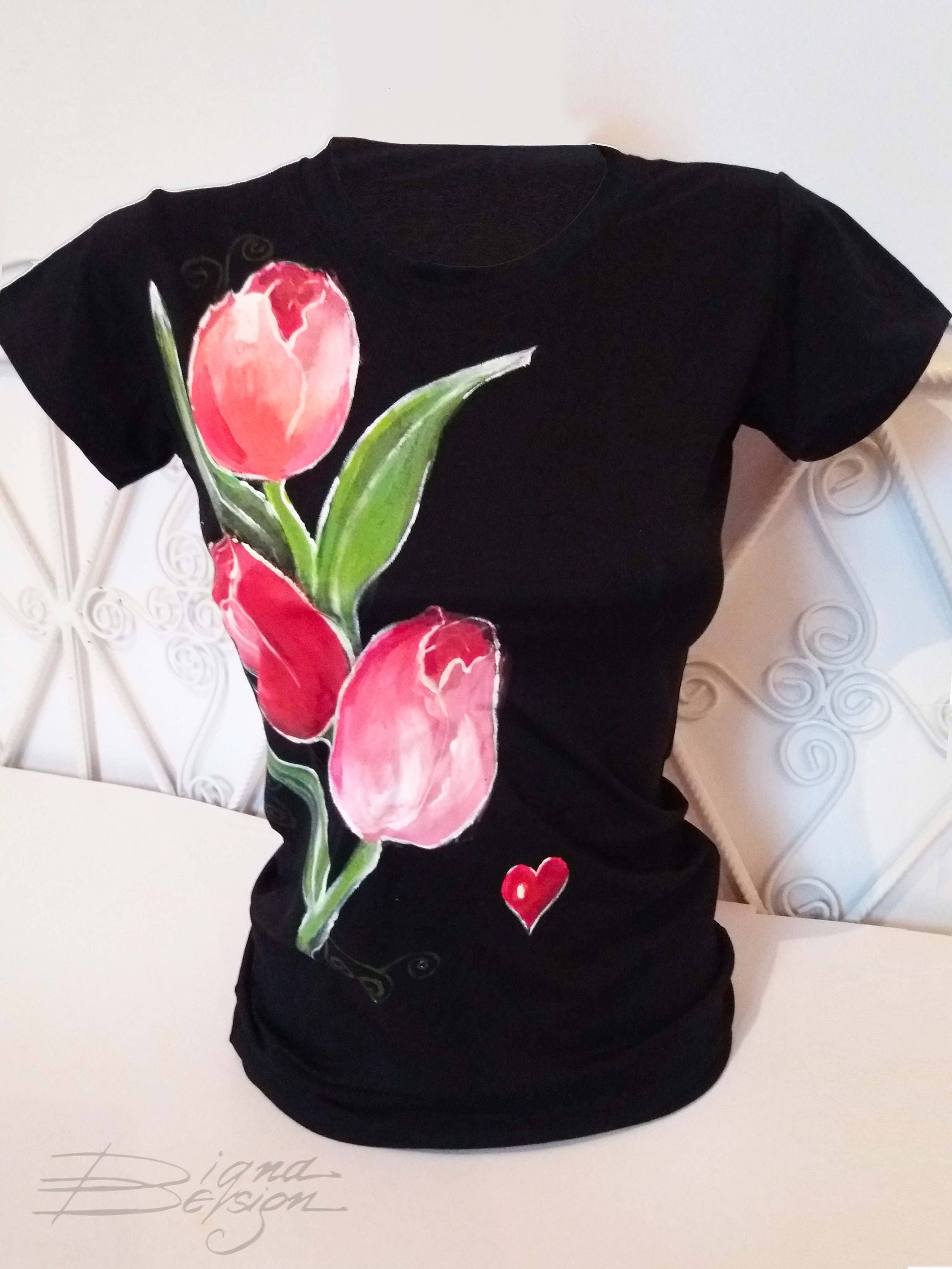 Hand Painted Tshirt, Tulips T-shirt, TULIPS Top, Hanpainted TSHIRT, Summer Hand Painted  Tulip T Shirt, Woman's t shirt