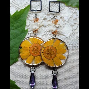 Rattlesnake Vertebrae and Pressed Flowers Earrings - Real Bones - Bone Jewelry - Dangle Earring