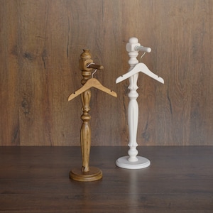 Small wooden hangers 2025