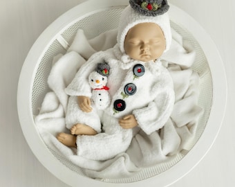 Knitted Baby Snowman Outfit with Snowman Toy – Christmas Newborn Photography Prop
