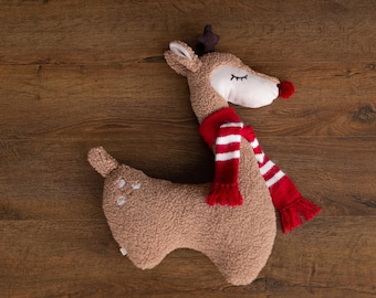 Almohada de poses para recién nacidos con forma de animal, ideal para sesiones de fotos de recién nacidos. Almohada de poses con forma de ciervo para recién nacidos. Almohada de peluche para recién nacidos.