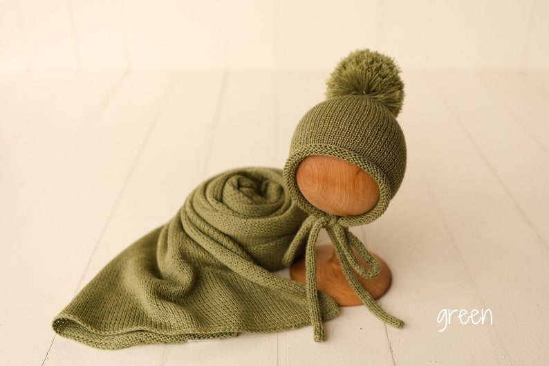 Newborn Knitted Wrap and Bonnet Photo Props Set, Newborn Pom Pom Bonnet,Newborn Merino Wool Layer,Newborn Photography props,Baby Pom Pom Hat image 5