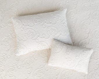 White Embossed Newborn Posing Pillow with Removable Pillowcase, Newborn Photography Prop, Textured Baby Photo Pillow Backdrop Cover Set