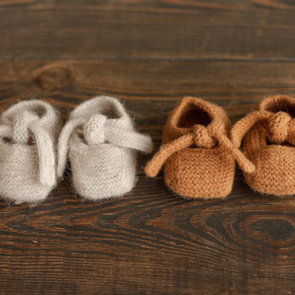 Newborn Knitted Booties, Newborn Knitted Outfit, Newborn Photography Props, Knitted Newborn Coming Home Outfit, Newborn Alpaca Wool Booties