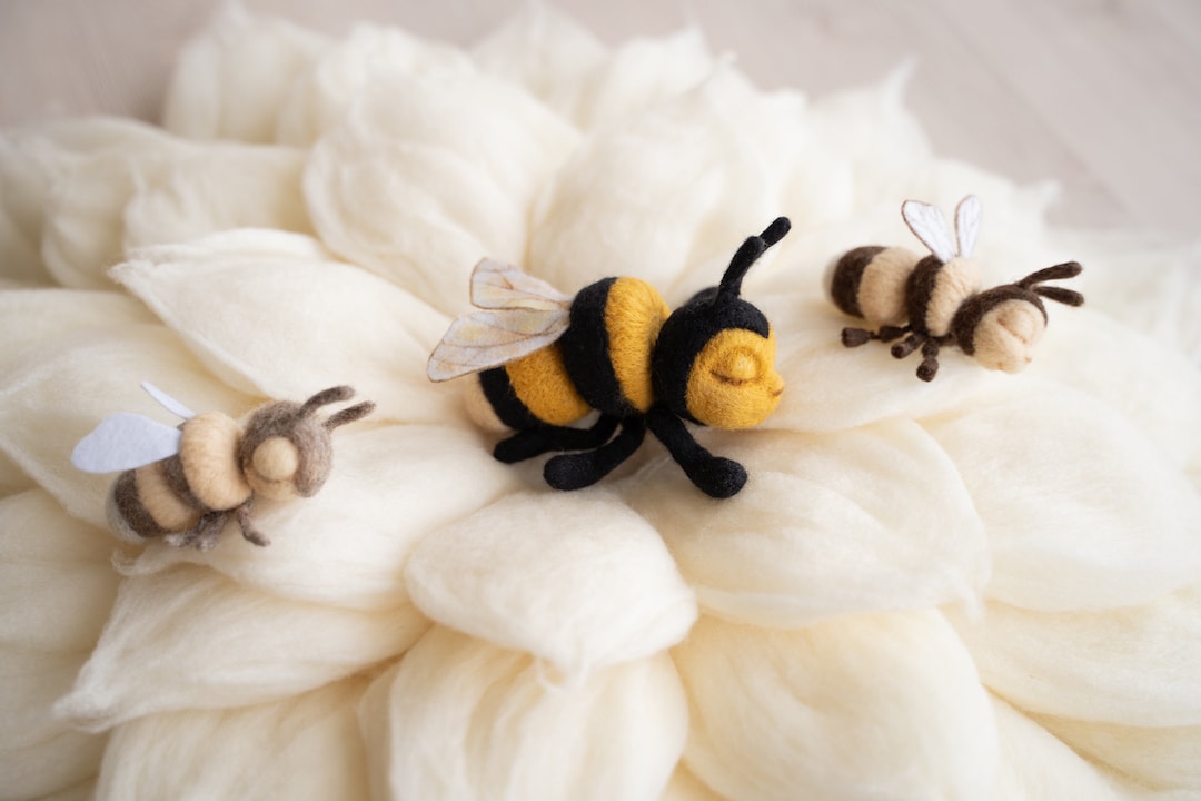 Newborn Felted Bee Photo Toy, Needle Felted Mini Bee Toy, Newborn ...