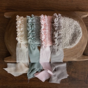 Newborn Girl Coming Home Outfit Bonnet, Baby Shower Gift for Girl, Newborn Photography Props, Newborn Knit Outfit Girl Bonnet
