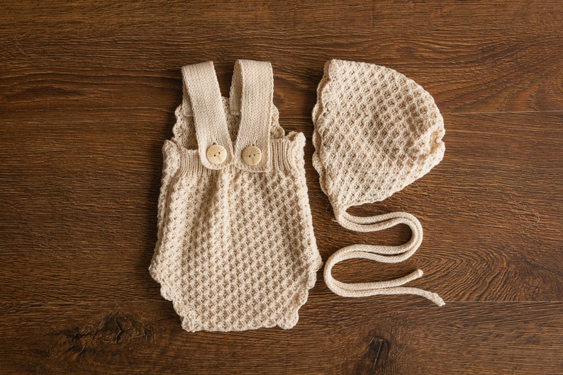 Natural Newborn Crochet Romper and Bonnet Set, Newborn Knitted Outfit, Newborn Knitted Blanket, Newborn Photography props, Baby Girl Romper zdjęcie 4