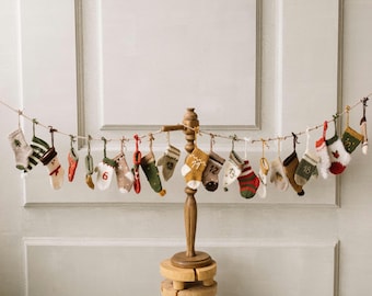 Knitted Christmas Advent Calendar for Kids, Knitted Advent Calendar Socks, 24 Knit Socks Christmas Calendar, Christmas Stockings Knitted