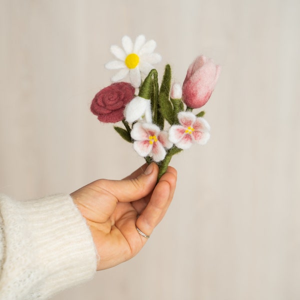 Newborn Felted Flowers Photo Toy, Needle Felted Mini Flowers, Newborn Felted Props for Girl, Newborn Photography Props, Felt Flower Decor