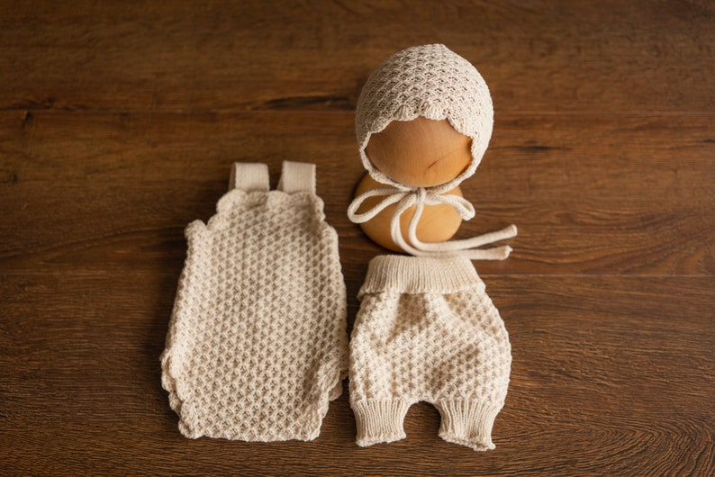 Natural Newborn Crochet Romper and Bonnet Set, Newborn Knitted Outfit, Newborn Knitted Blanket, Newborn Photography props, Baby Girl Romper zdjęcie 1