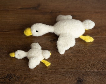 Baby Goose Stuff Animal for Newborn Photography Props, Newborn Knitted Duck Photo Prop, Newborn Goose toy, Baby Comforter Duck toy knitted
