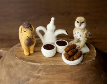 Felted Wool Arabic Tea Set for Newborn Photography Props, Handmade Camel and Falcon Toys, Middle Eastern Nursery Decor