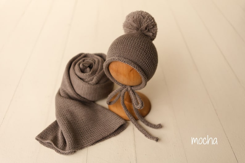 Newborn Knitted Wrap and Bonnet Photo Props Set, Newborn Pom Pom Bonnet,Newborn Merino Wool Layer,Newborn Photography props,Baby Pom Pom Hat image 8