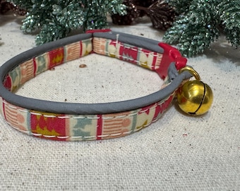 Reflective Cat & Kitten Collar | Safety Breakaway with Bell, Christmas fabric |
