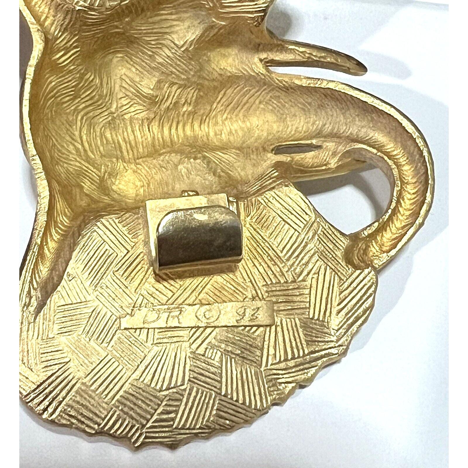 VTG Rare Doreen Ryan Elephant Belt Buckle Trunk up DR 93  display picture 2