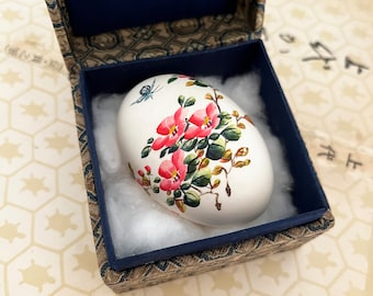 Hand painted egg in box - Chinese Asian decorative eggs floral flowers chinoiserie - cabinet of curiosities #7318