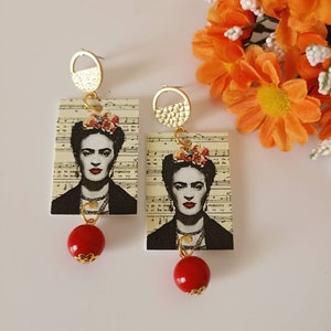 Frida Kahlo orecchini di carta pendenti con perlina rossa